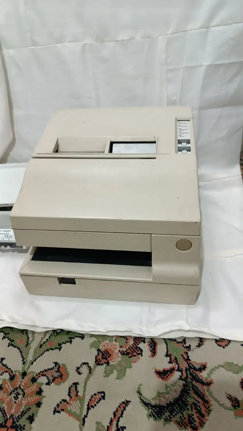 پرینتر ژاپنی اپسون و ترازو قدیمی سوئدی|پرینتر، اسکنر، کپی، فکس|زنجان, |دیوار