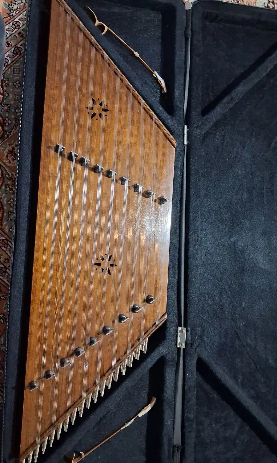 یک عدد سنتور|سازهای سنتی|شازند, |دیوار