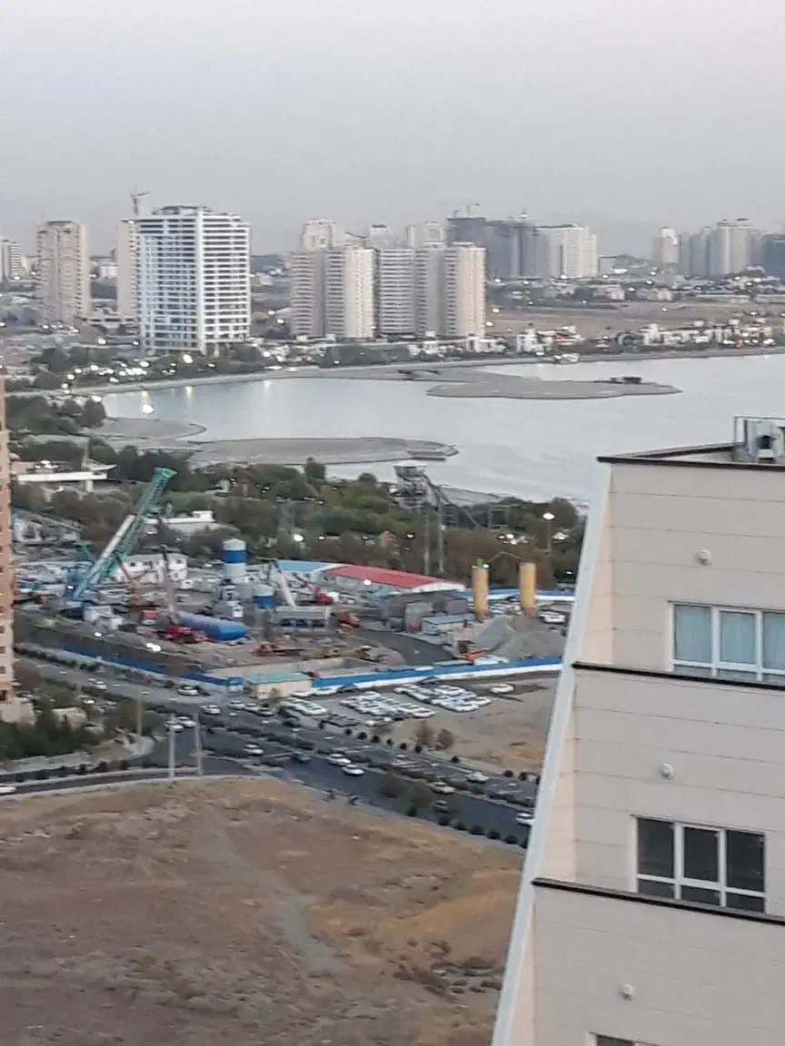 برج  لوکس بهاران      ۱۲۲ متر