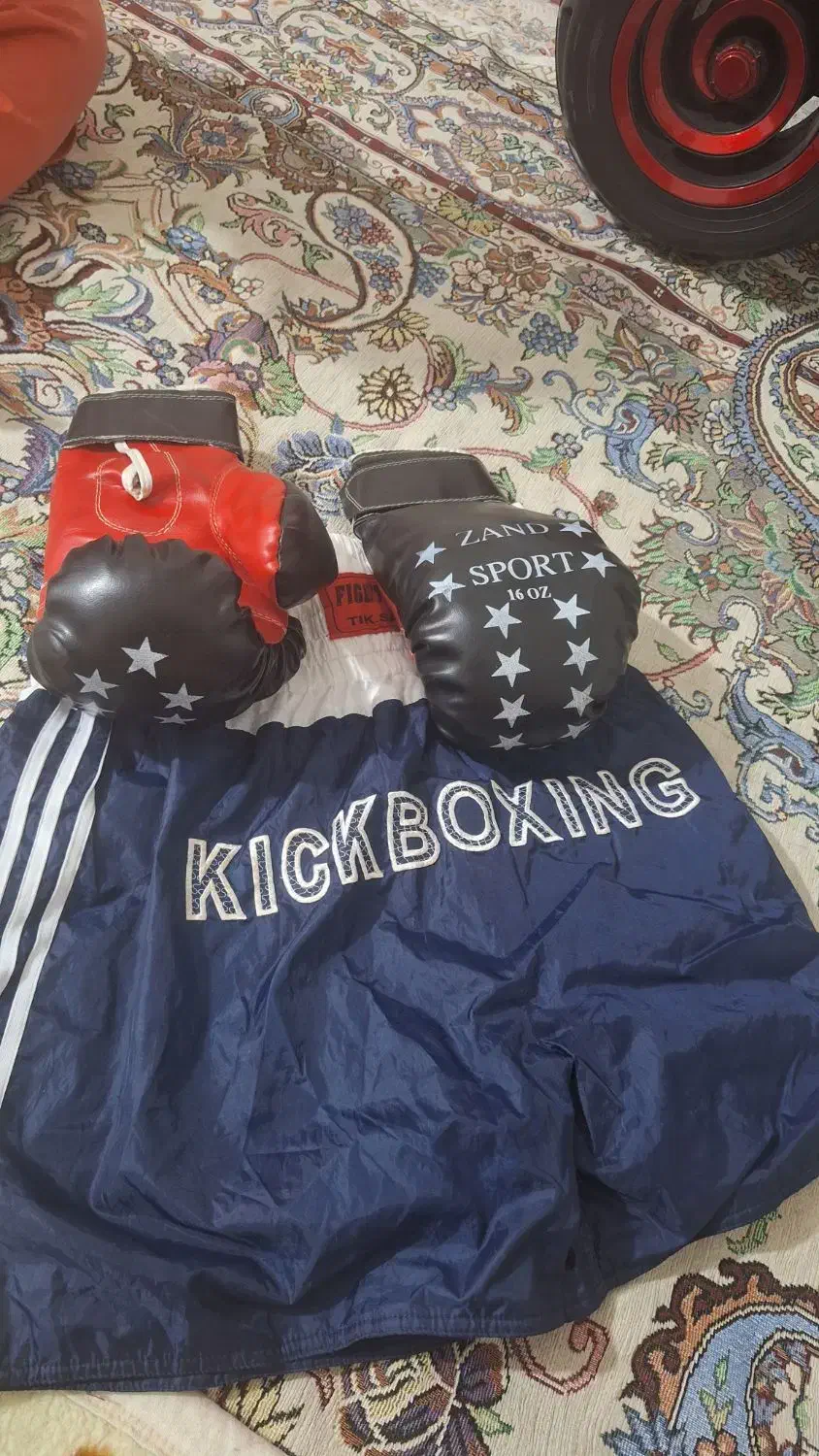 دستکش بوکس در حد نو|تجهیزات ورزشی|شهریار, شهریار|دیوار