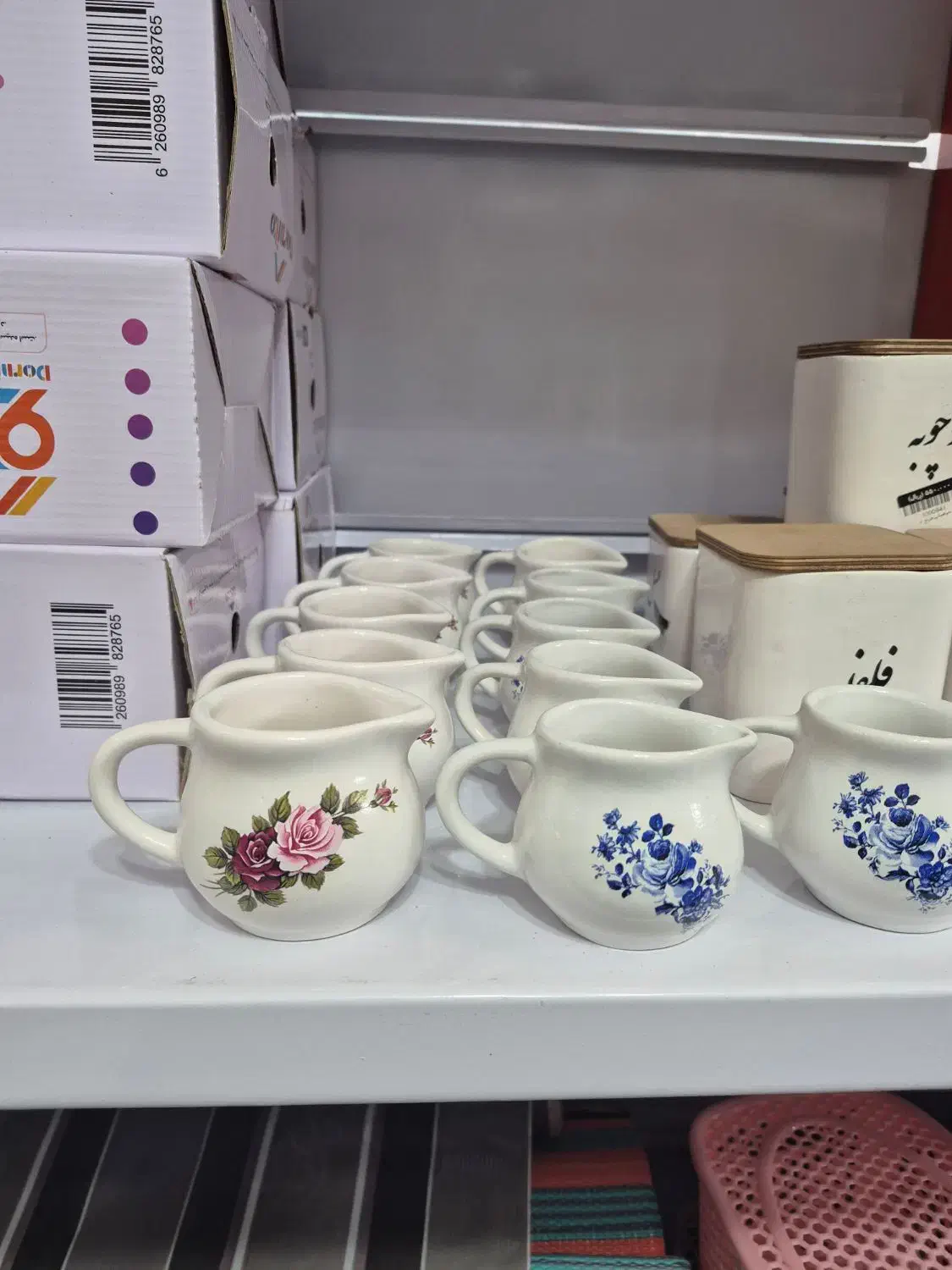 سرویس جهیزیه عروس و بلور|ظروف نگهدارنده، پلاستیکی، یک‌بارمصرف|نجف‌آباد, امیرآباد|دیوار