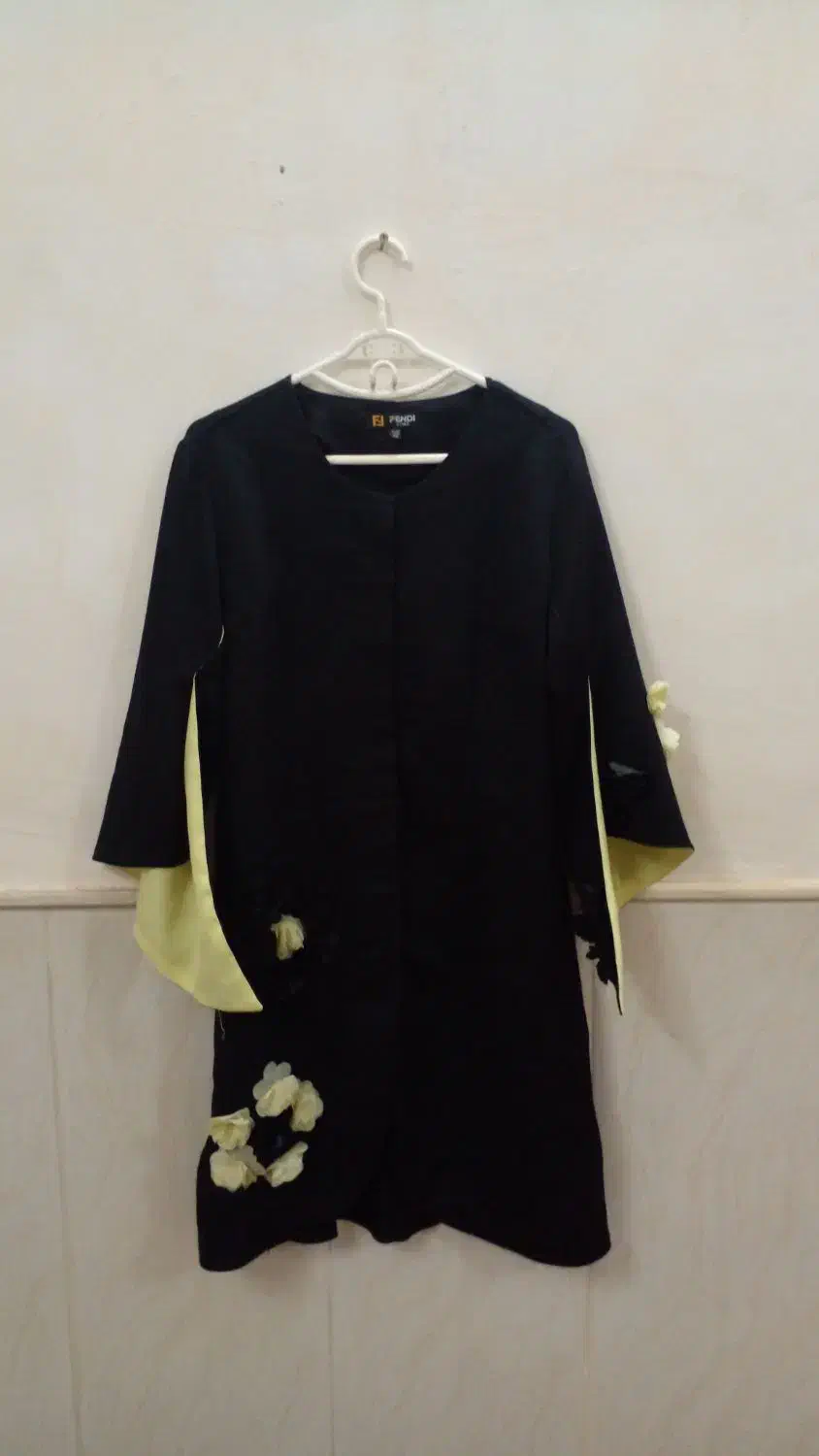 لباس|لباس|اردکان, |دیوار