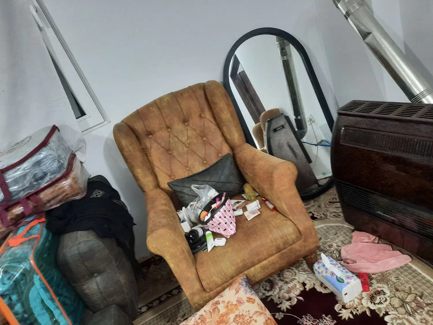 اینه|آینه|مشهد, فریزی|دیوار