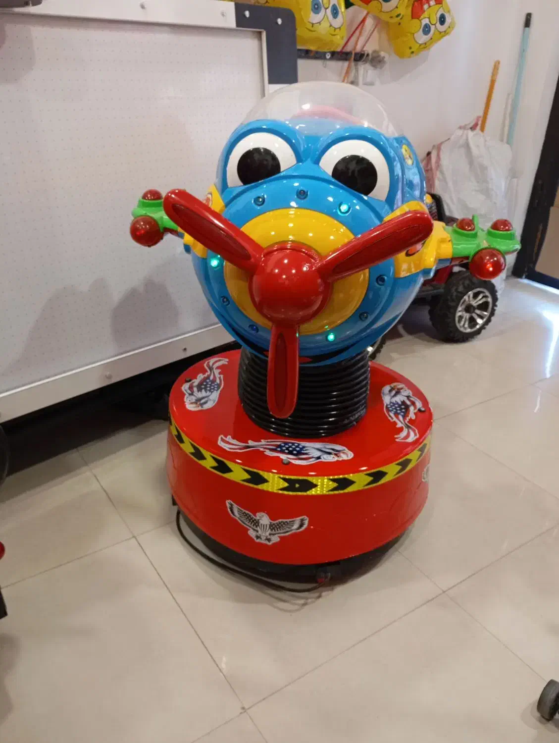 تکان دهنده هواپیما|اسباب‌بازی بچه|تهران, هلال احمر|دیوار