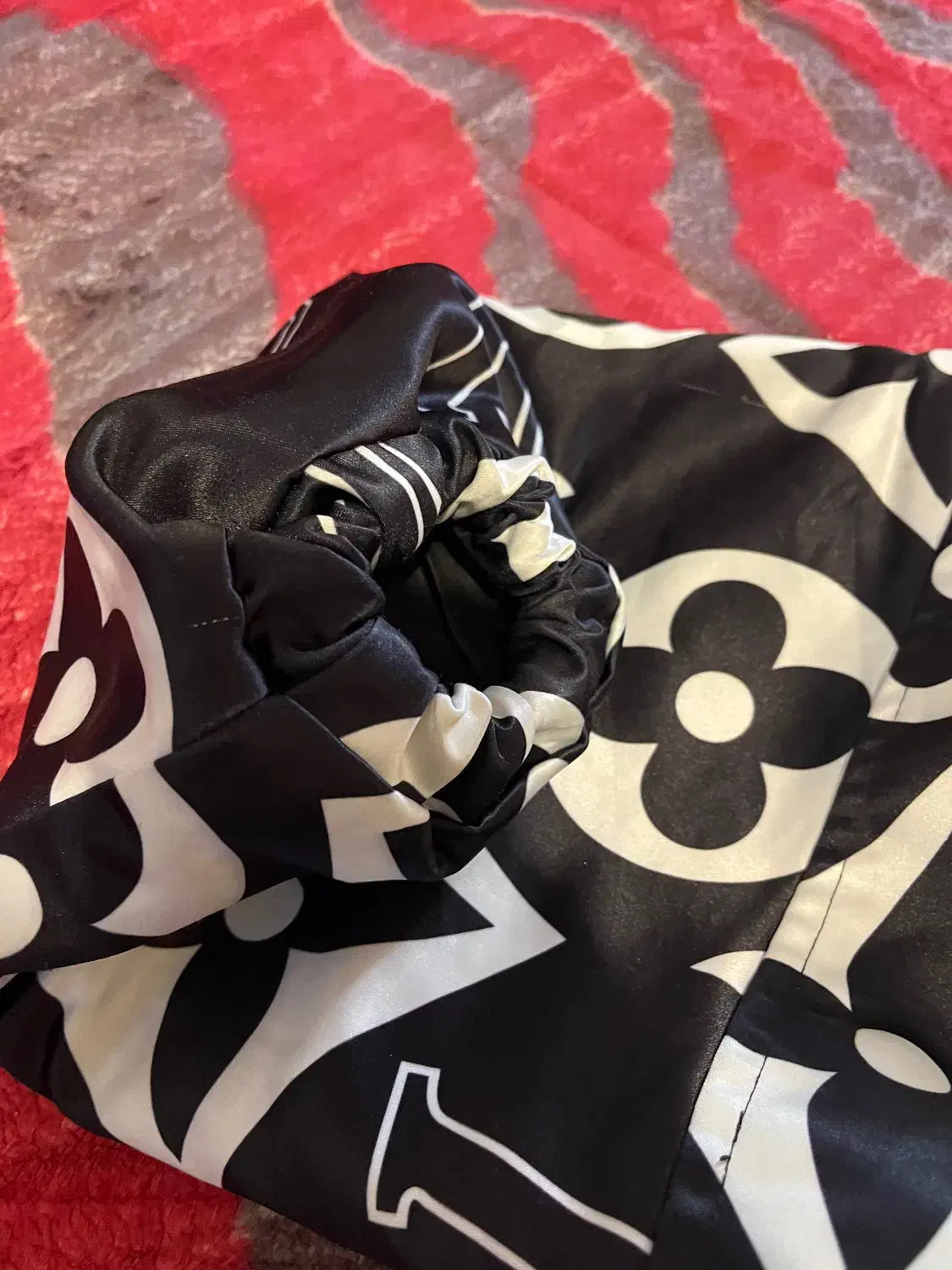 کاپشن لش با پوتین|لباس|نقده, |دیوار