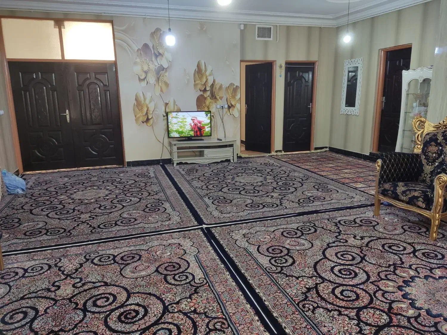 فروش طبقه مسکونی ویلایی صحنه|فروش خانه و ویلا|صحنه, |دیوار