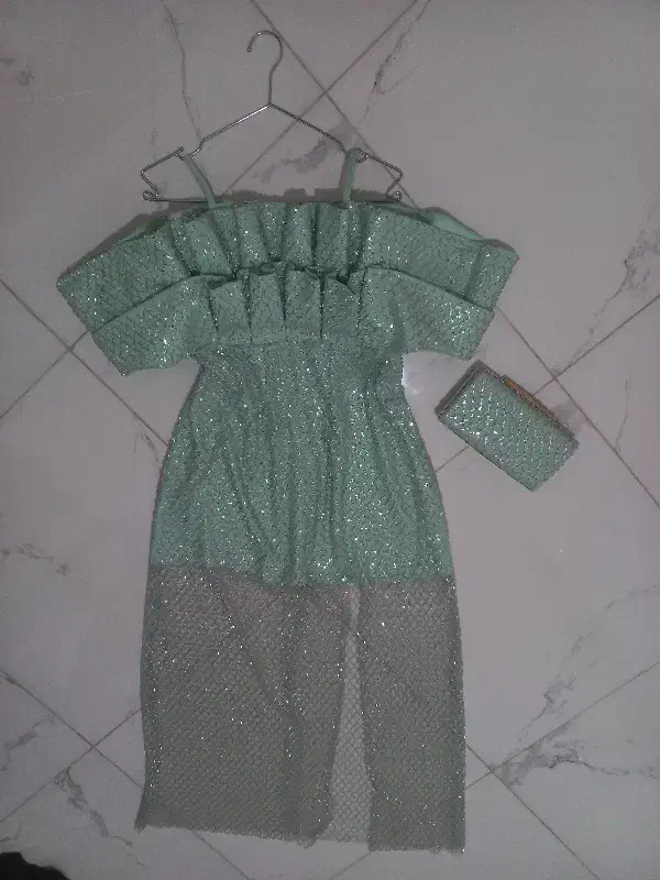 لباس شب|لباس|سراب, |دیوار