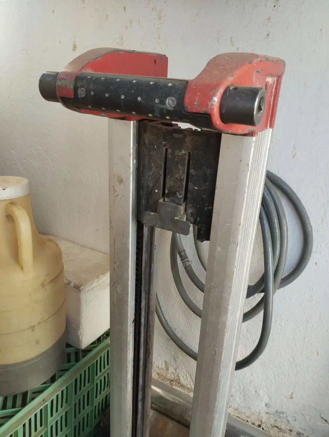 ابزار|ابزارآلات|چهارباغ, |دیوار