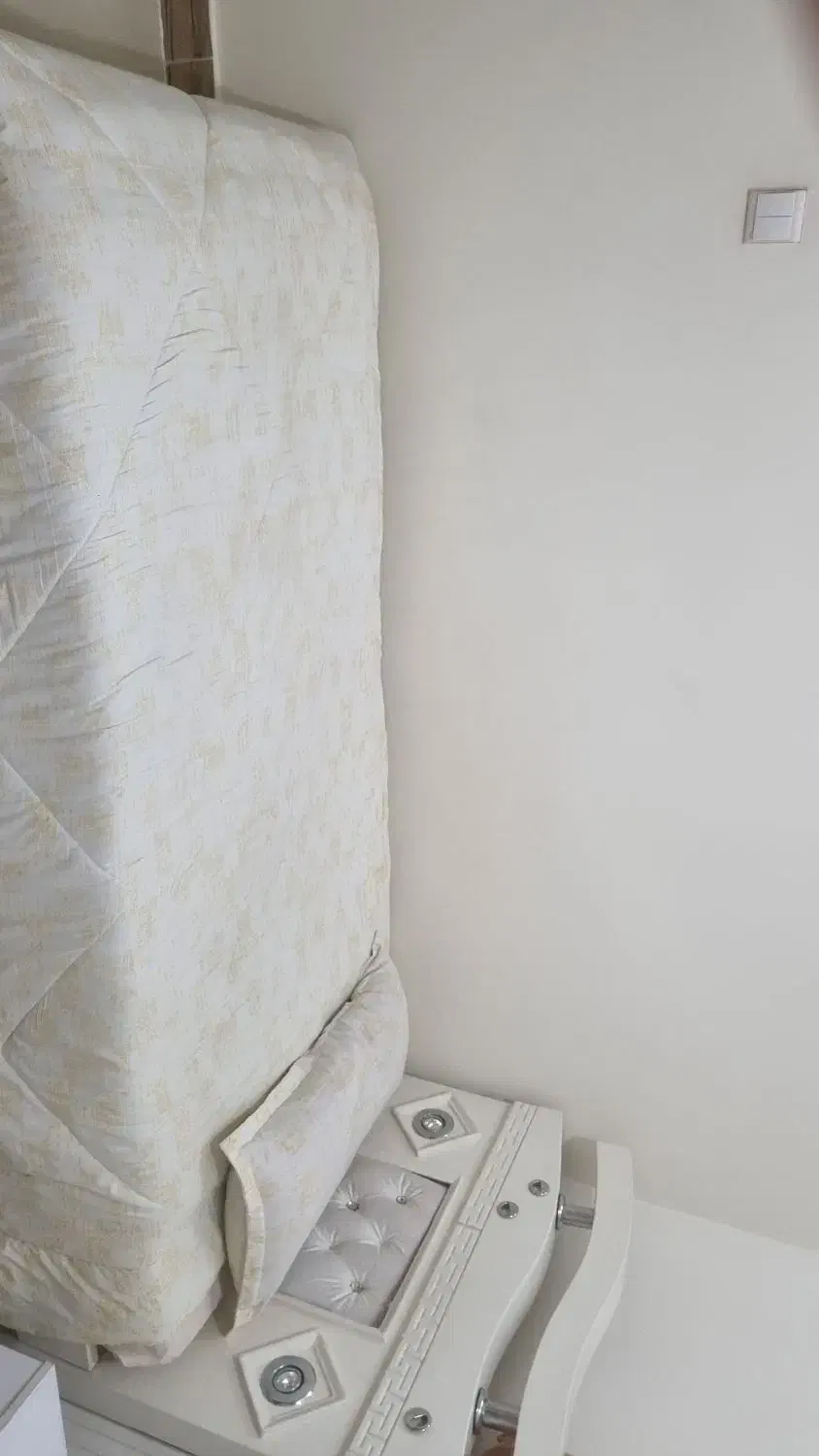 تخت یک نفره همراه تشک|تخت و سرویس خواب|الیگودرز, |دیوار