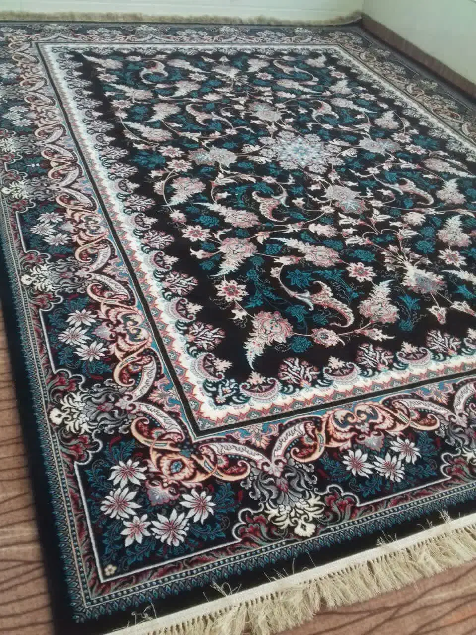 فرش ماشینی در حد نو|فرش|اردکان, |دیوار