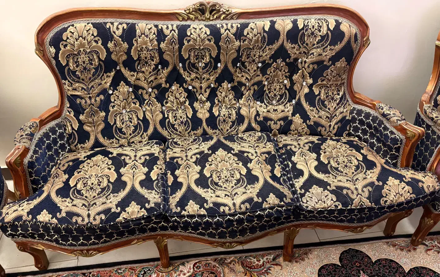 مبل کلاسیک ۹ نفره+میز ناهار خوری ۴نفره|مبلمان خانگی و میز عسلی|کرج, چهارصد دستگاه|دیوار