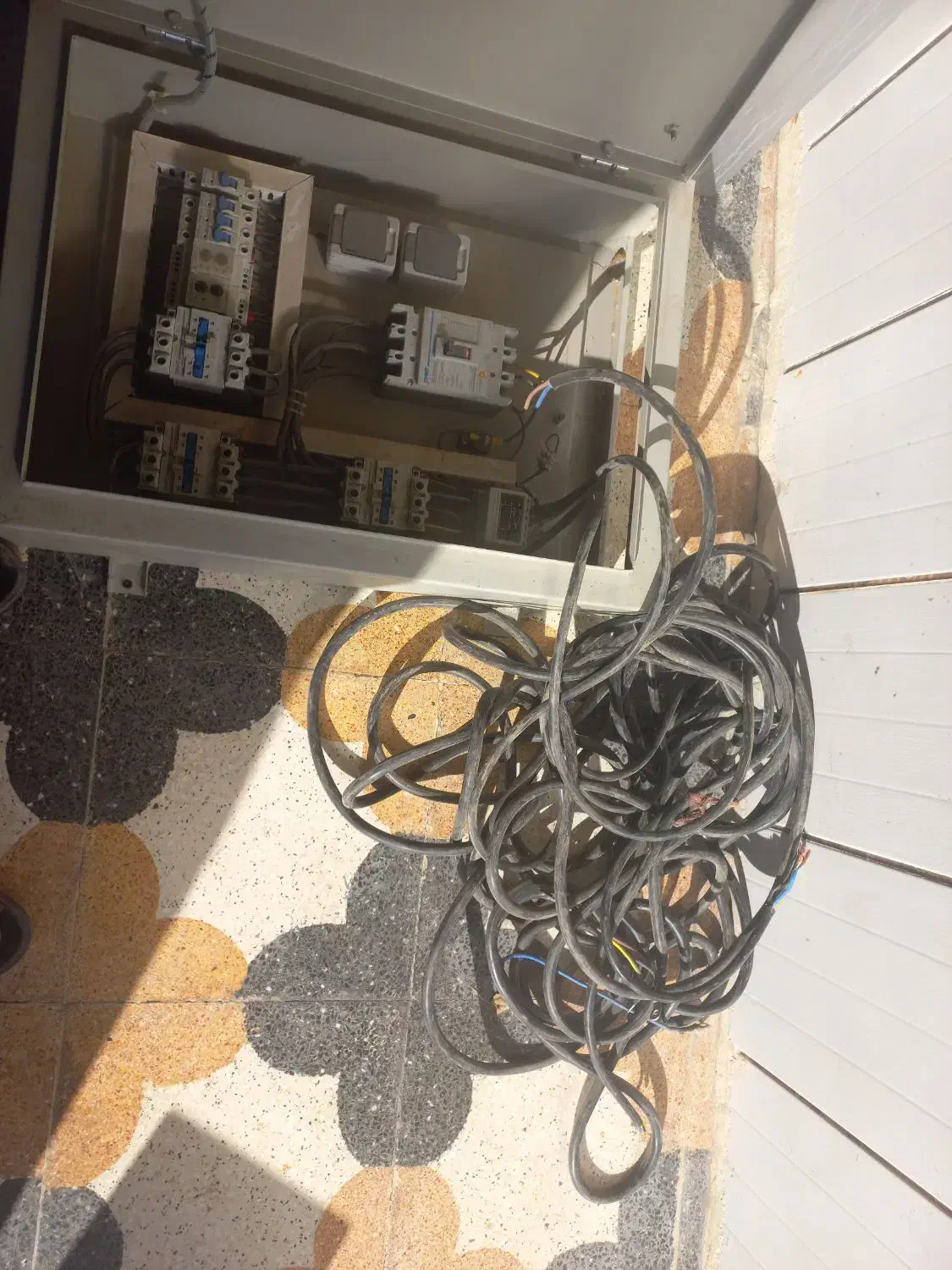 تابلوبرق|ابزارآلات|نجف‌آباد, حومه نجف آباد|دیوار