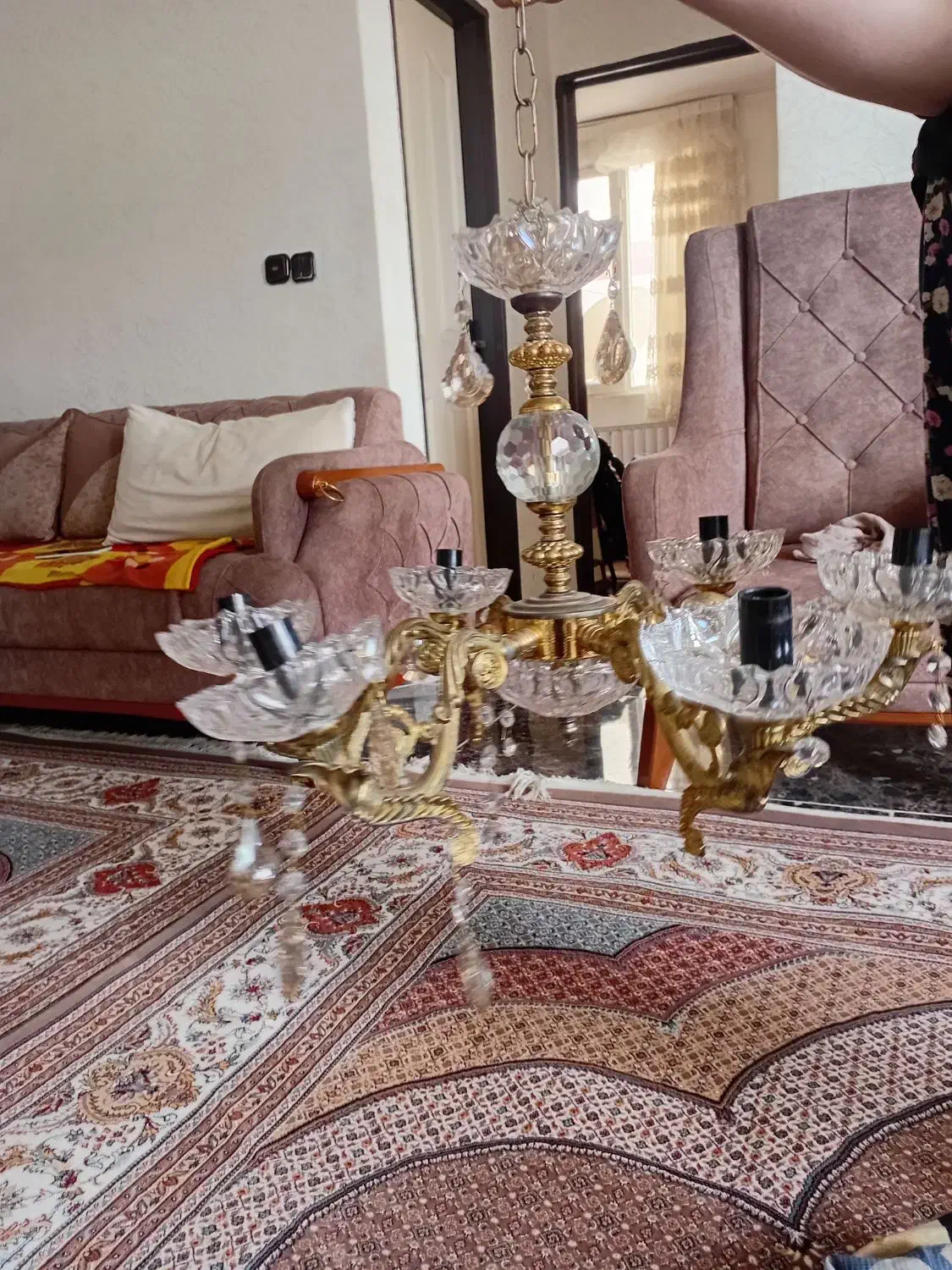 لوستر۶شاخه باقیمت مناسب بفروش میرسد|لوستر و چراغ آویز|اردبیل, |دیوار