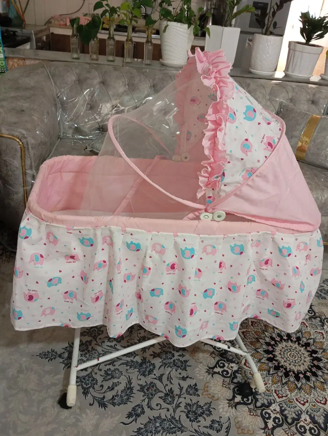 تخت خواب گهواره|تخت و صندلی بچه|شیراز, شهرک گلها|دیوار