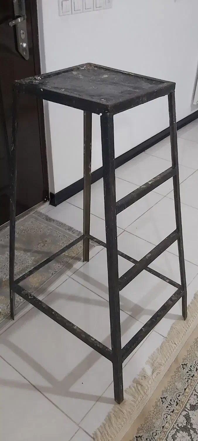 چهارپایه اهنی|مصالح و تجهیزات ساختمان|آبیک, |دیوار