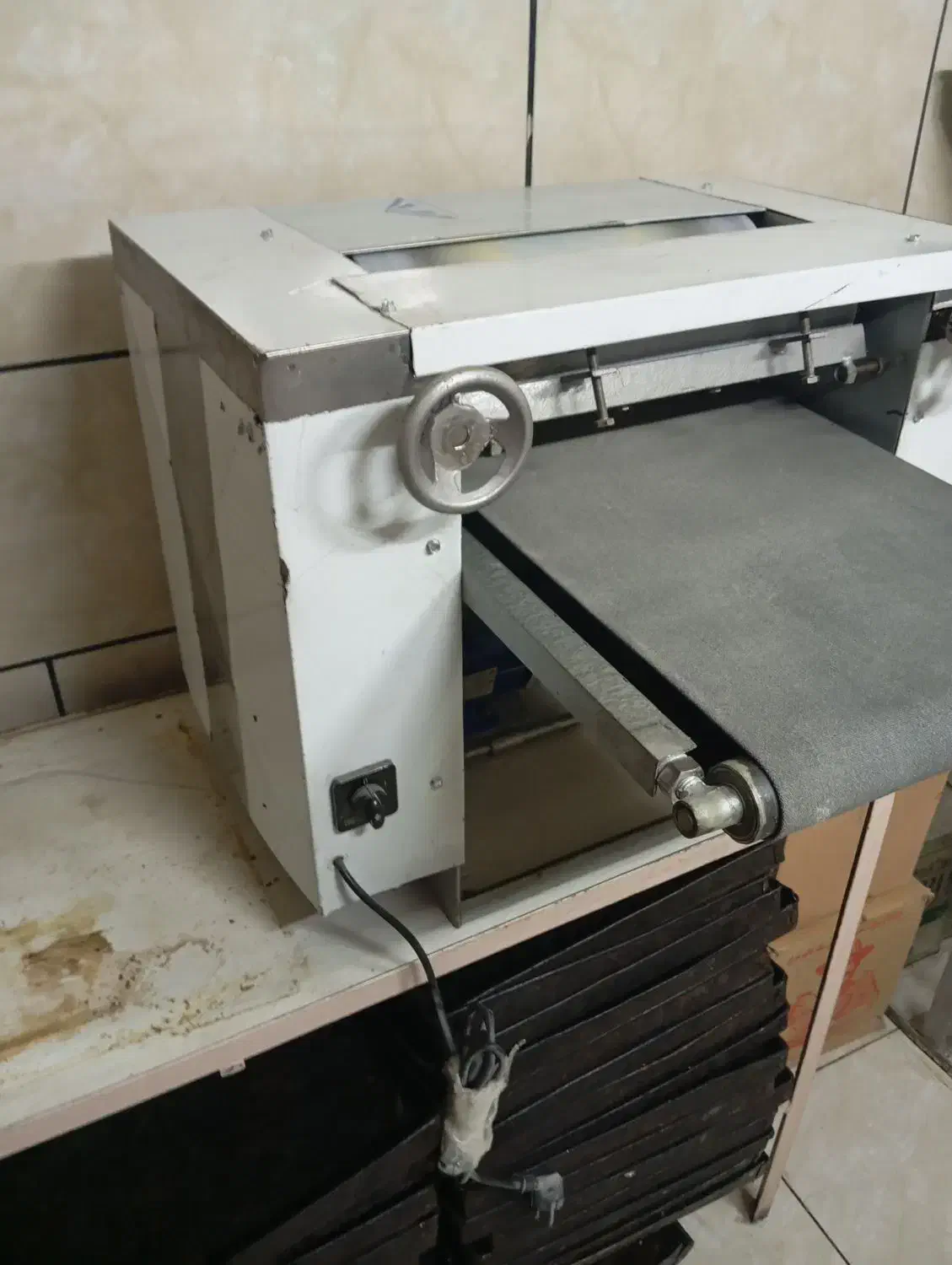 غلطک نانوایی در حد واقعا صفر|ماشین‌آلات صنعتی|تبریز, |دیوار