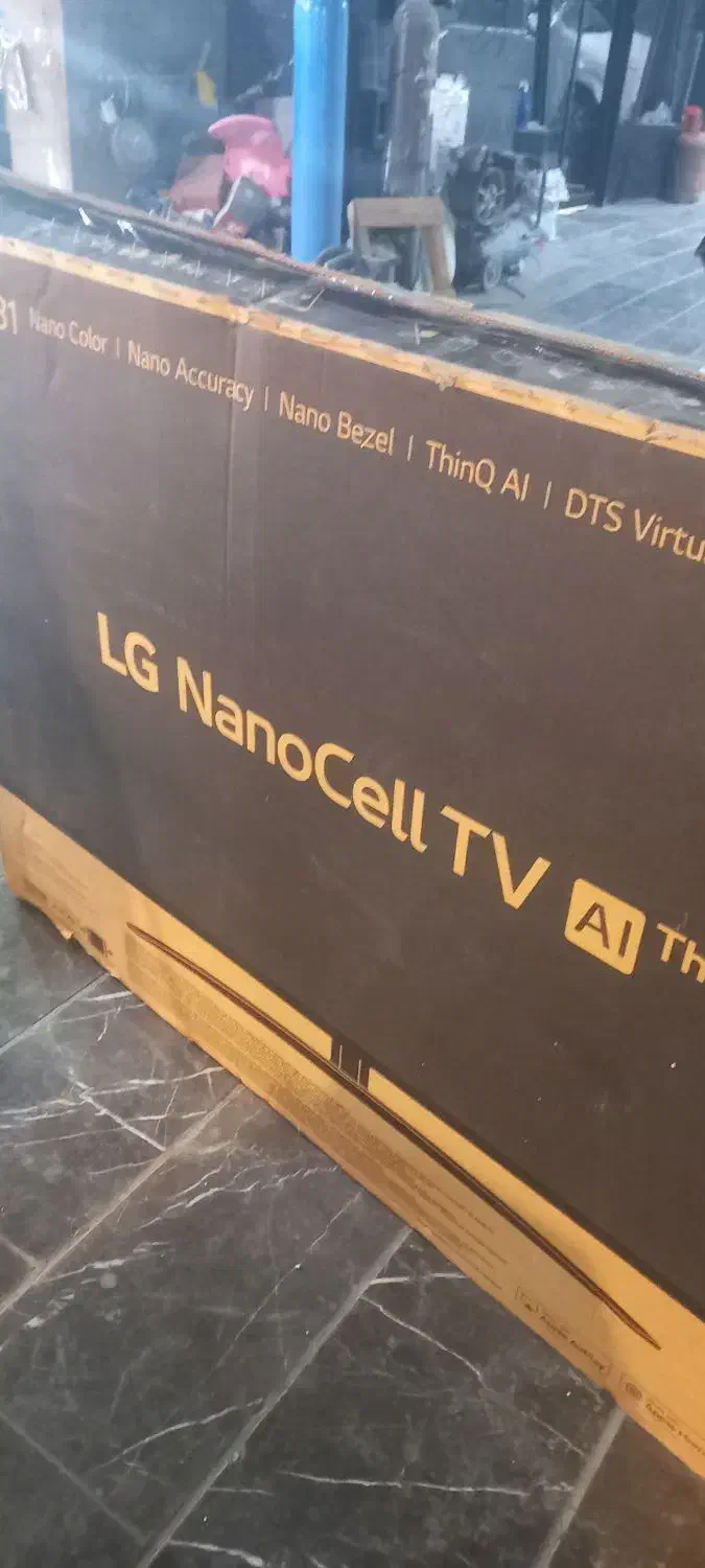 کارتن تلوزیون ال جی ۶۵انچ|تلویزیون و پروژکتور|شیراز, قدوسی شرقی|دیوار