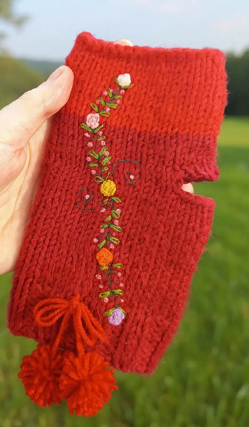 ساق دست بافتنی|لباس|رشت, استادسرا|دیوار