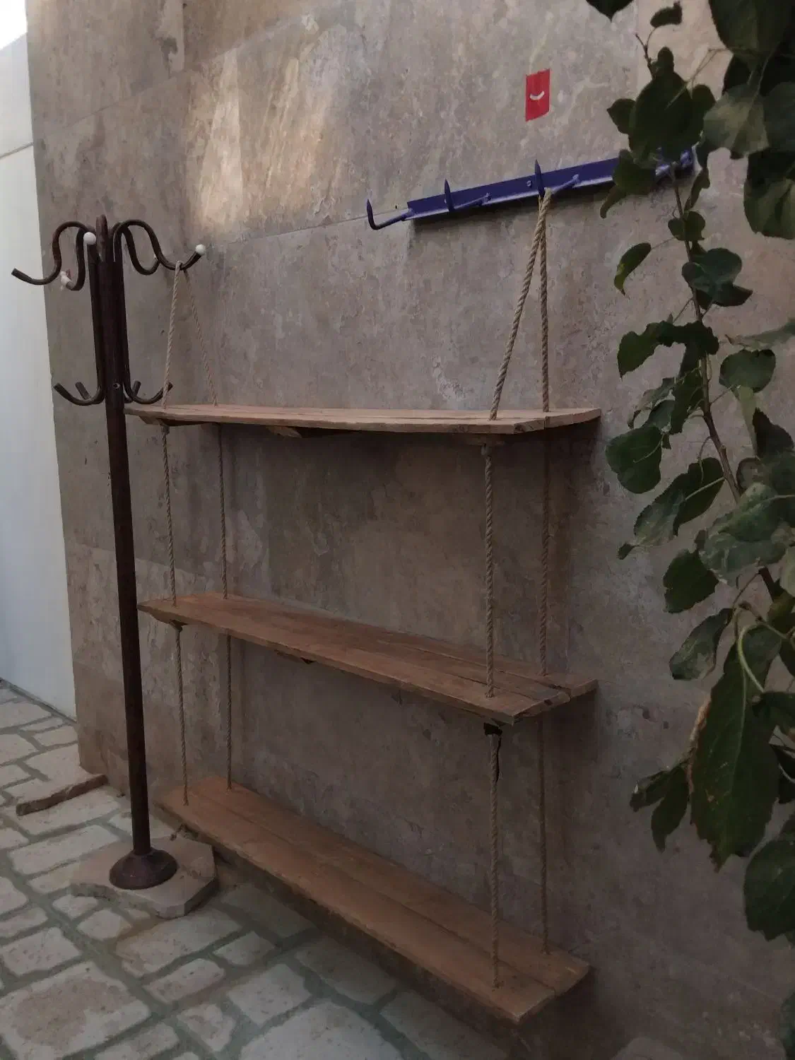 جا گلدونی و جا کتابی دست ساز با چوب روسی|کتابخانه، شلف، قفسههای دیواری|گلبهار, شهر جدید گلبهار|دیوار