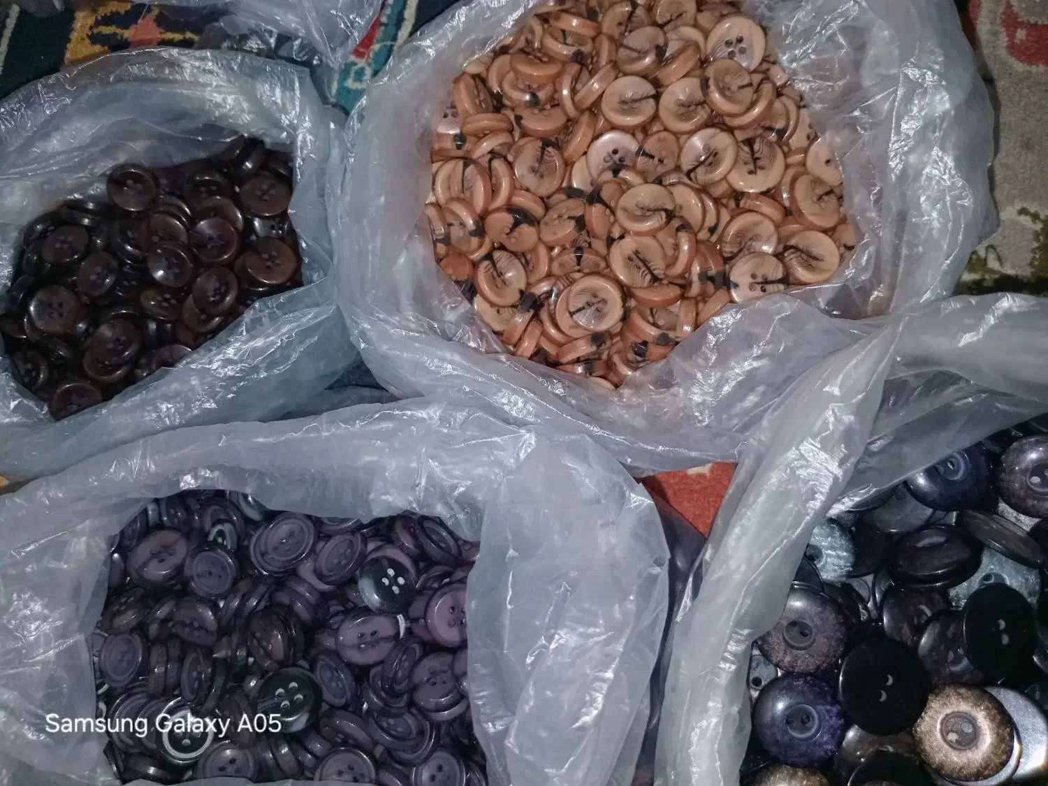 دکمه عمده|لوازم خیاطی و بافتنی|تهران, مولوی|دیوار