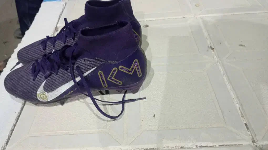 کفش فوتبالی نایک خارجی|کیف، کفش، کمربند|بم, |دیوار