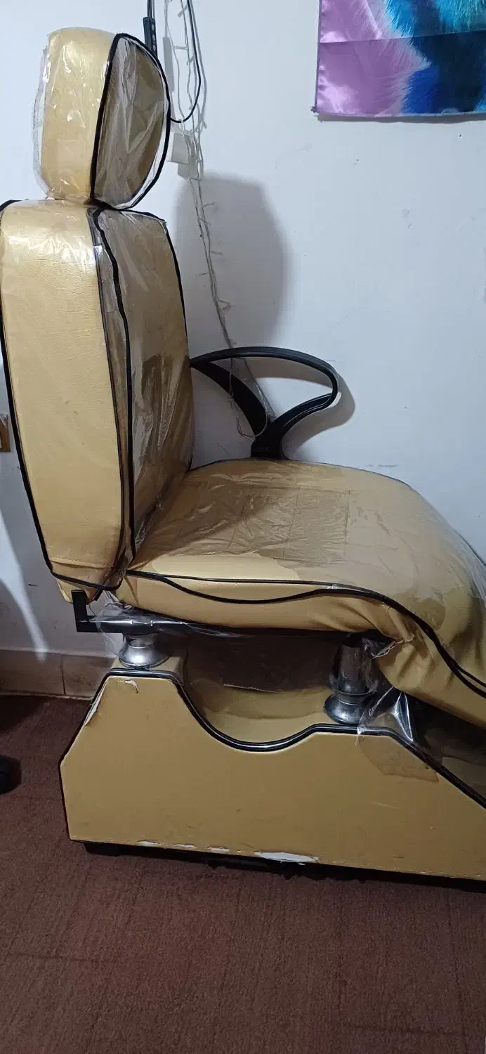 صندلی ارایشی|آرایشگاه و سالن‌های زیبایی|رشت, دیانتی|دیوار