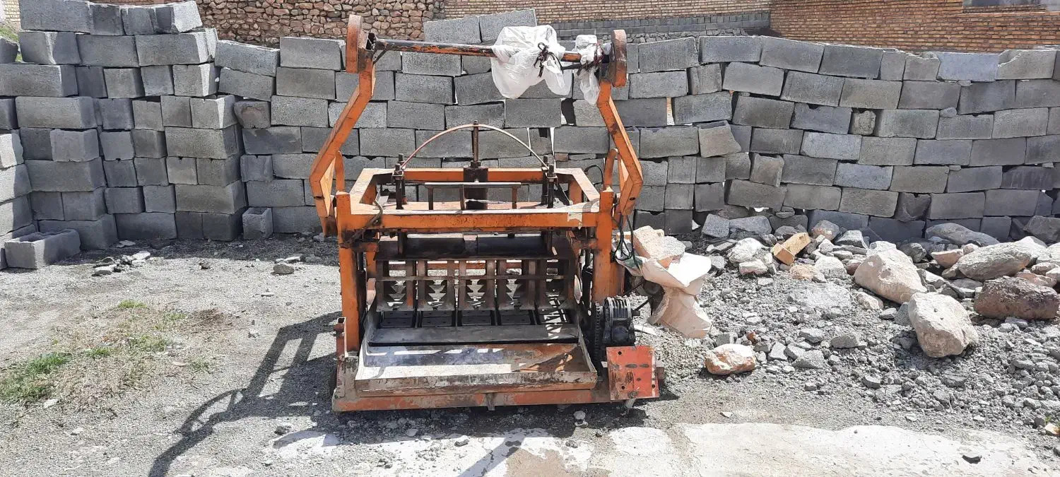 تعدادی بلوک زنی ،میکسر و بالابر(بلوک زن بتونیرهمزن|ماشینآلات صنعتی|کرمانشاه, |دیوار