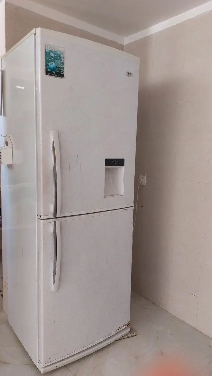 یخچال|یخچال و فریزر|آران و بیدگل, |دیوار