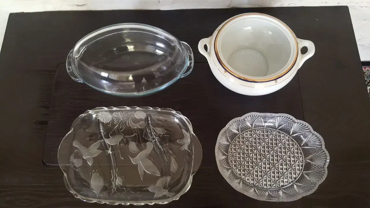 ظروف خارجی هستند.|ظروف پخت‌وپز|بیجار, |دیوار