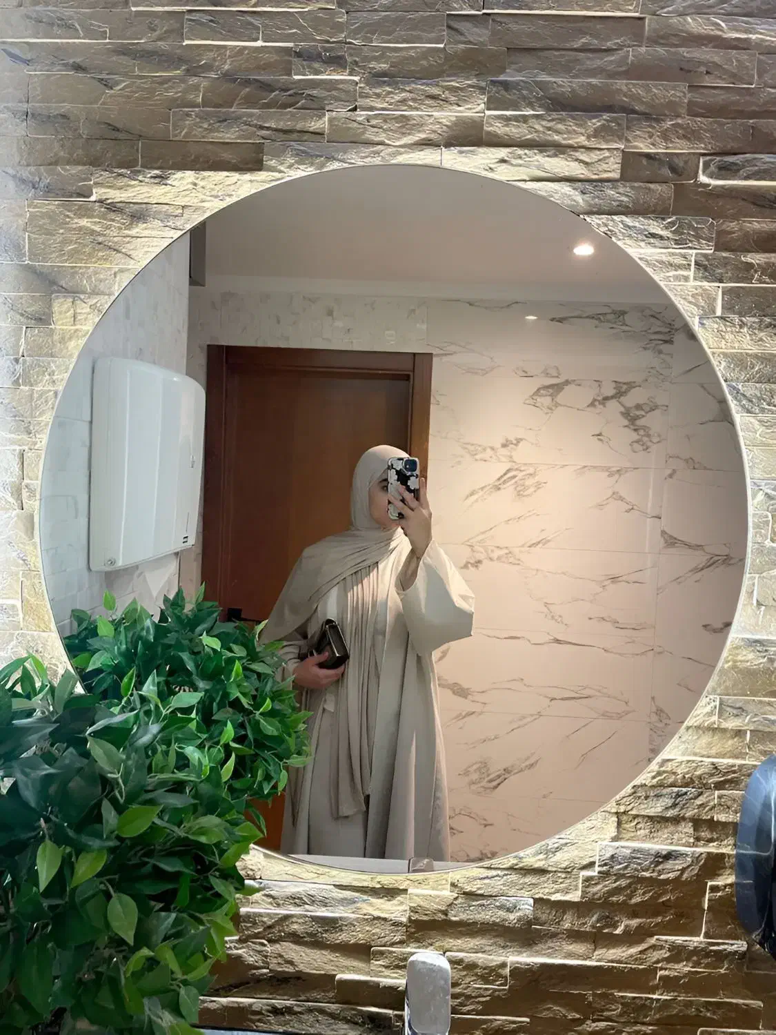 آینه گرد ژیپو|آینه|ایلام, |دیوار