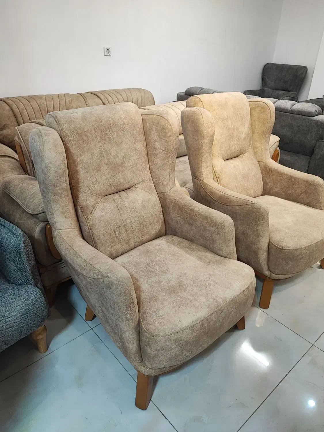 اهواز مبلمان -تولیدی- کار با نمایشگاه داران محترم|مبلمان خانگی و میز عسلی|اهواز, گلستان|دیوار