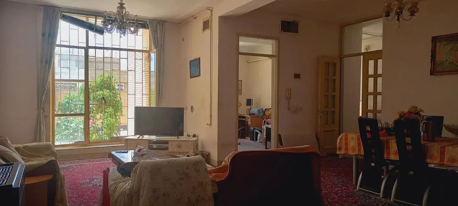 منزل ویلایی خوش نقشه و باصفا|فروش خانه و ویلا|شیراز, شهرک مهدیه|دیوار