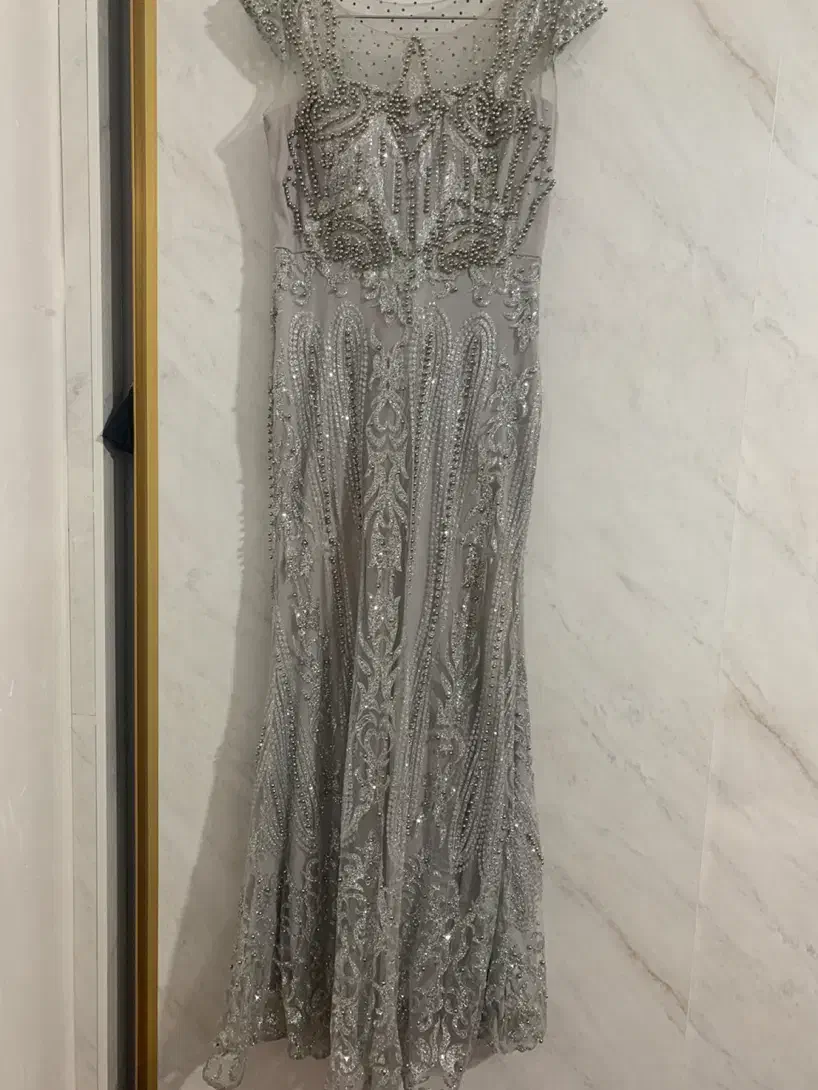 پیراهن مجلسی|لباس|بروجرد, |دیوار