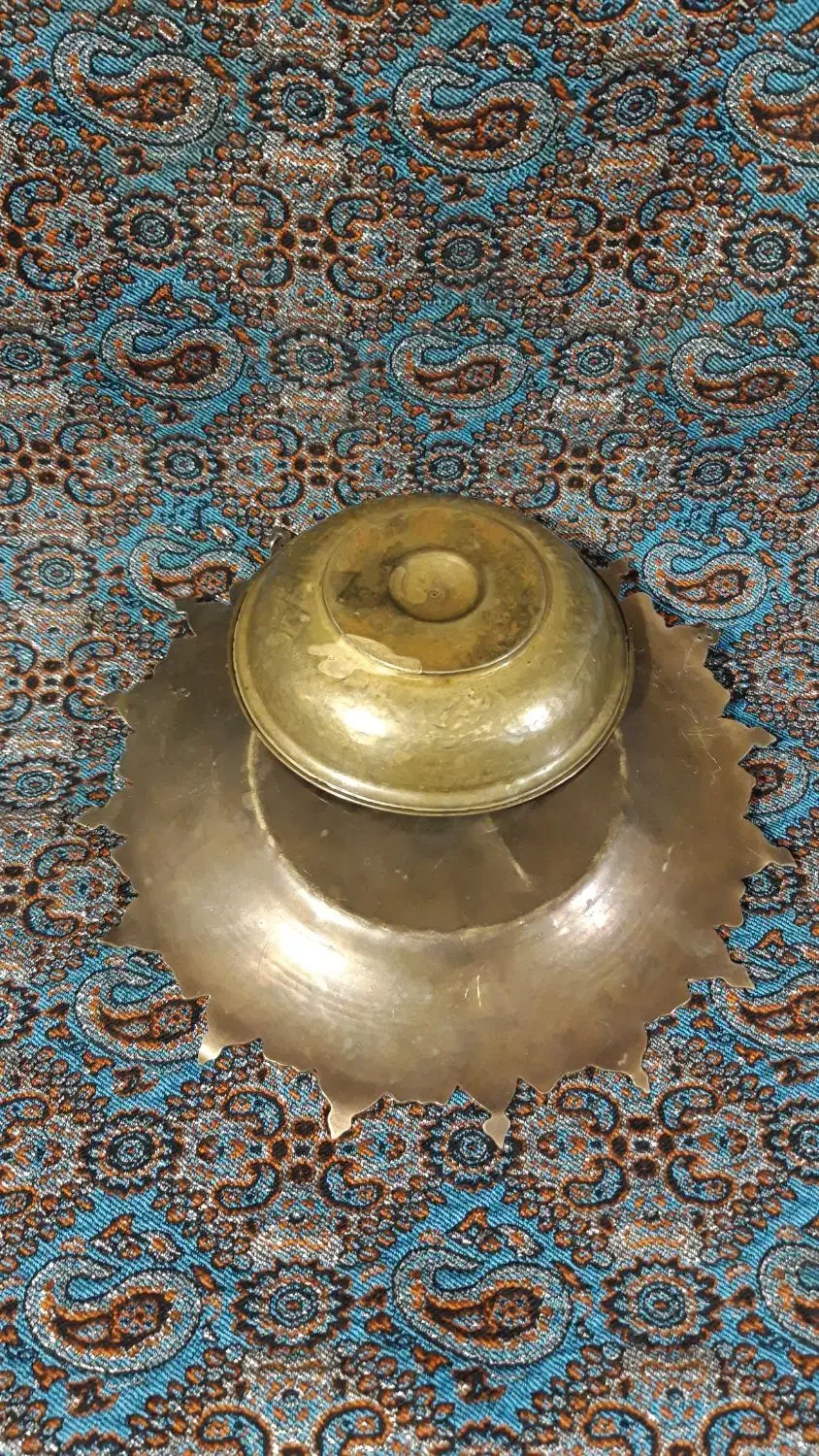 بشقاب و پیاله برنجی کهنه|کلکسیون اشیاء عتیقه|کرمان, |دیوار