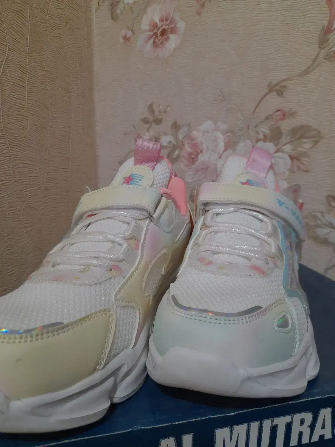 کفش ورزشی نو|کیف، کفش، کمربند|شادگان, |دیوار