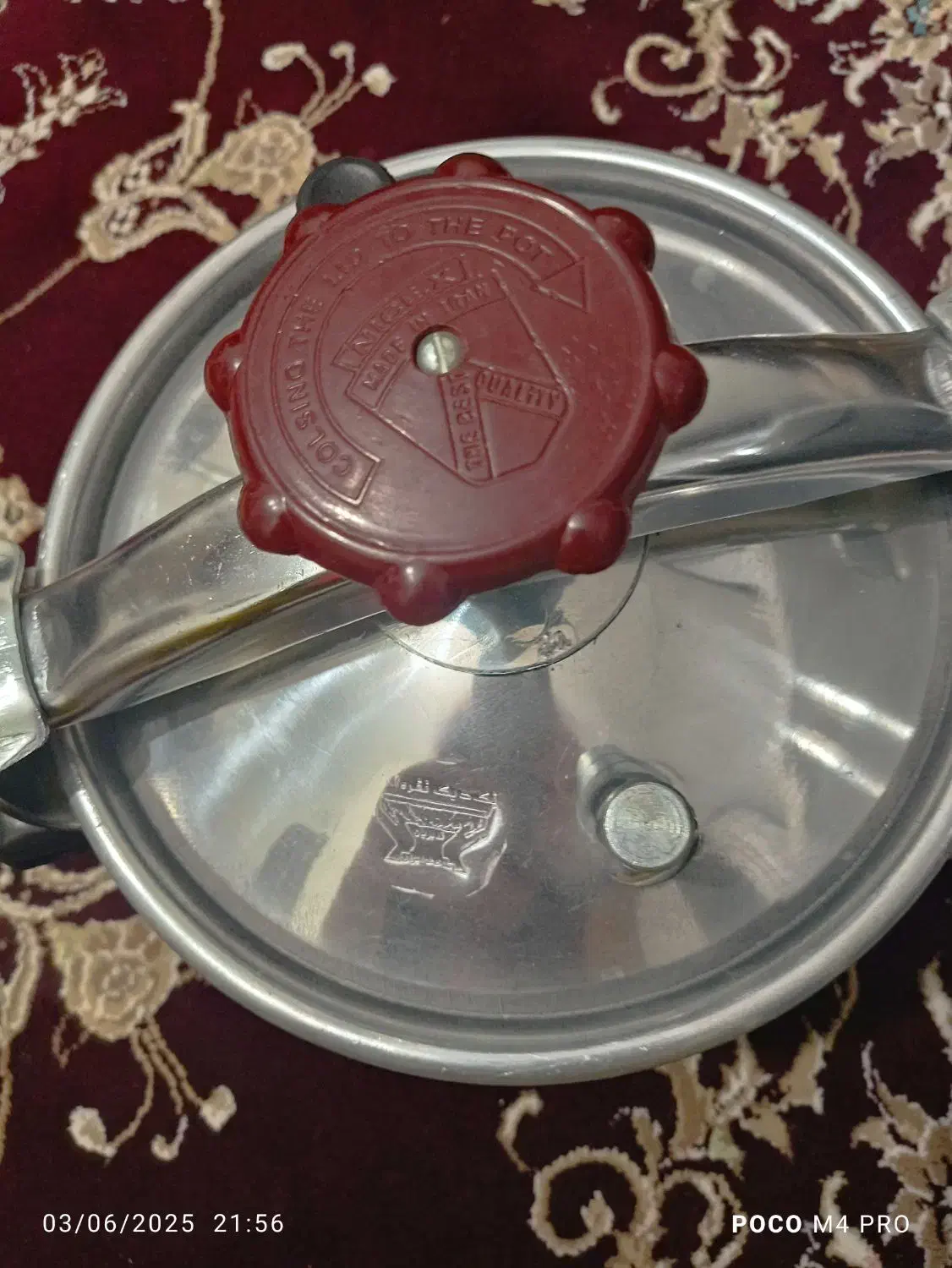 یک عدد زودپز ایرانی|ظروف پختوپز|شاهینشهر, فردوسی|دیوار