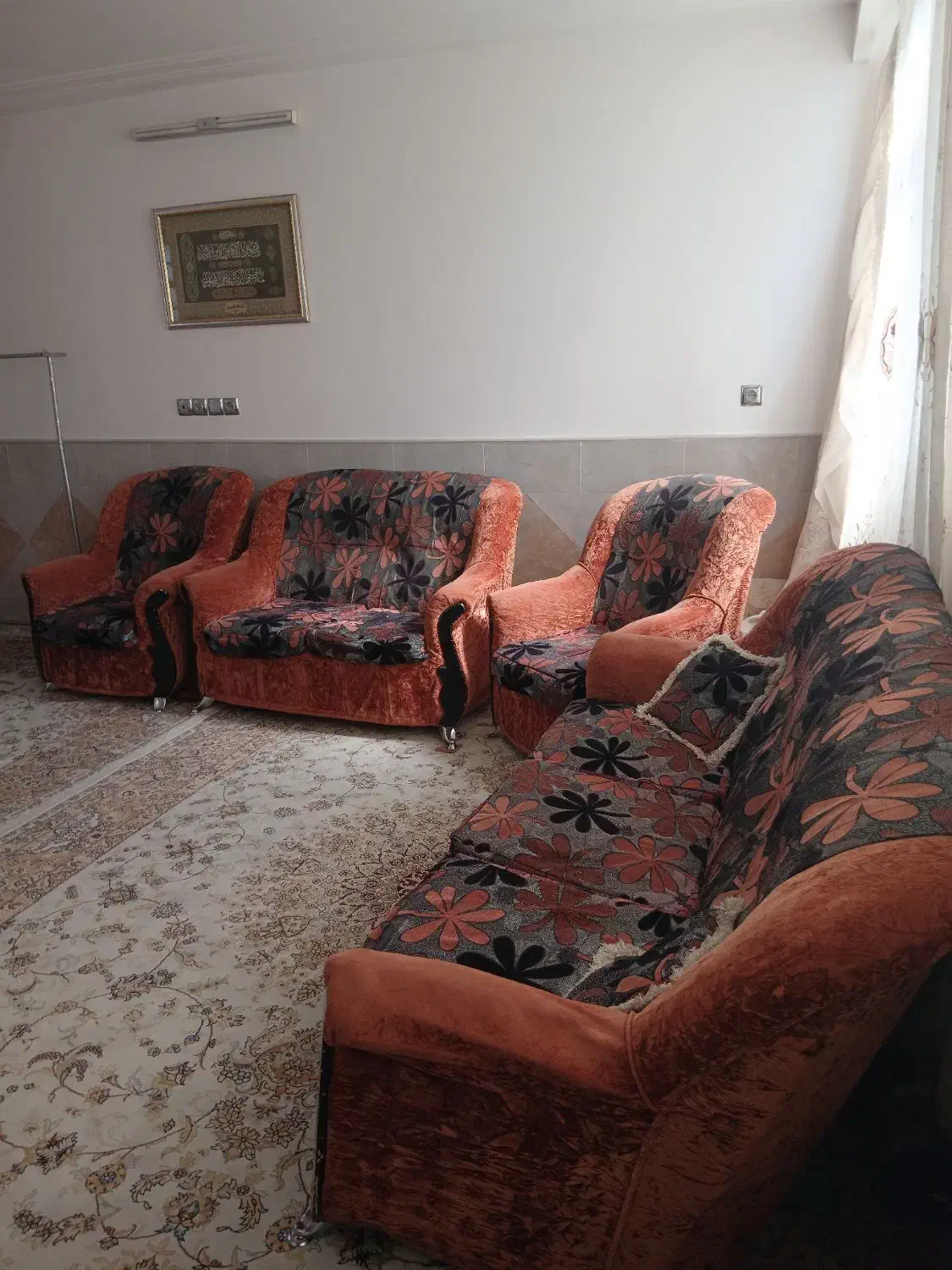 مبل|مبلمان خانگی و میز عسلی|قم, طلاب غیر ایرانی|دیوار