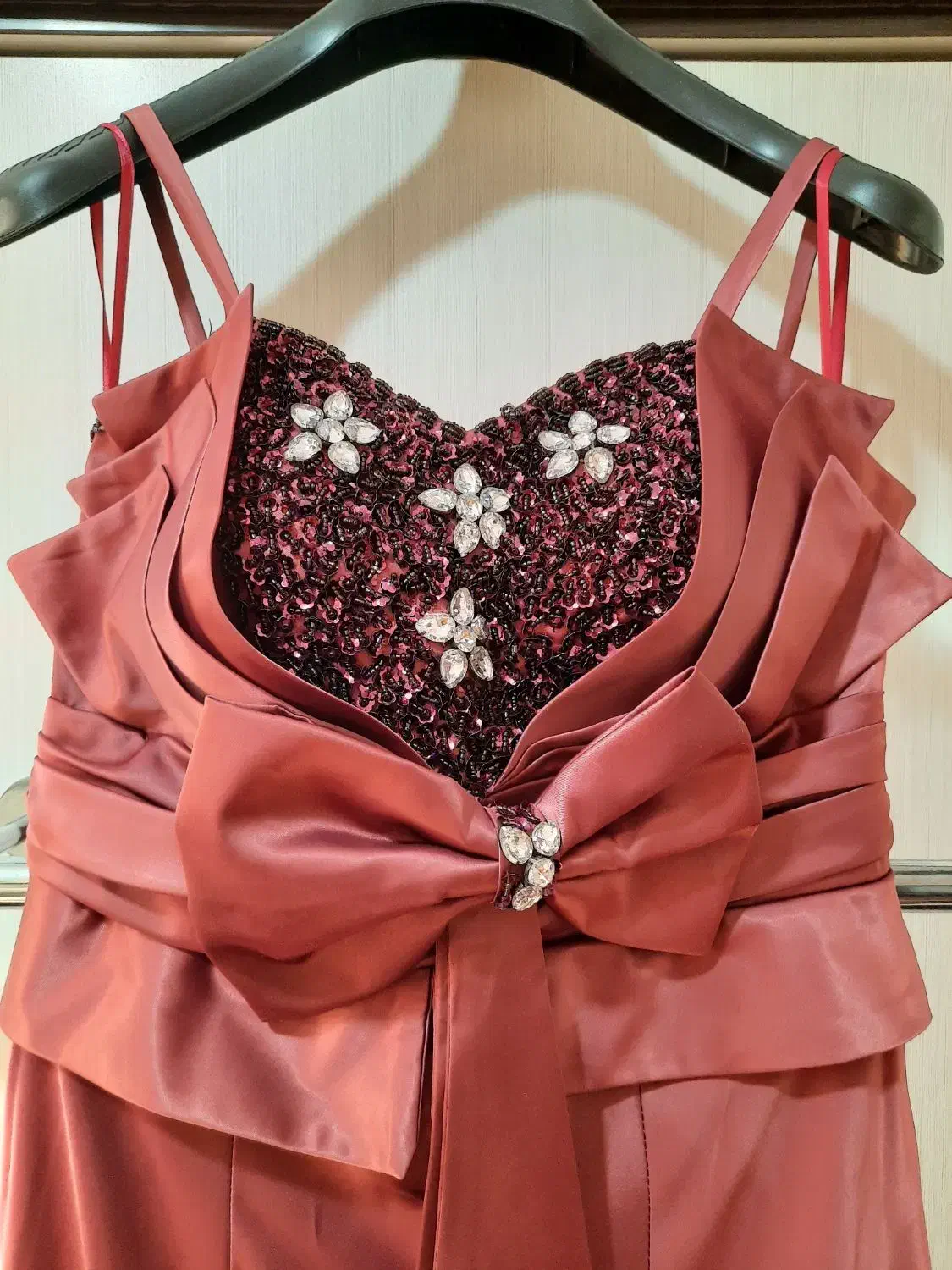 لباس مجلسی|لباس|تهران, والفجر (افسریه)|دیوار