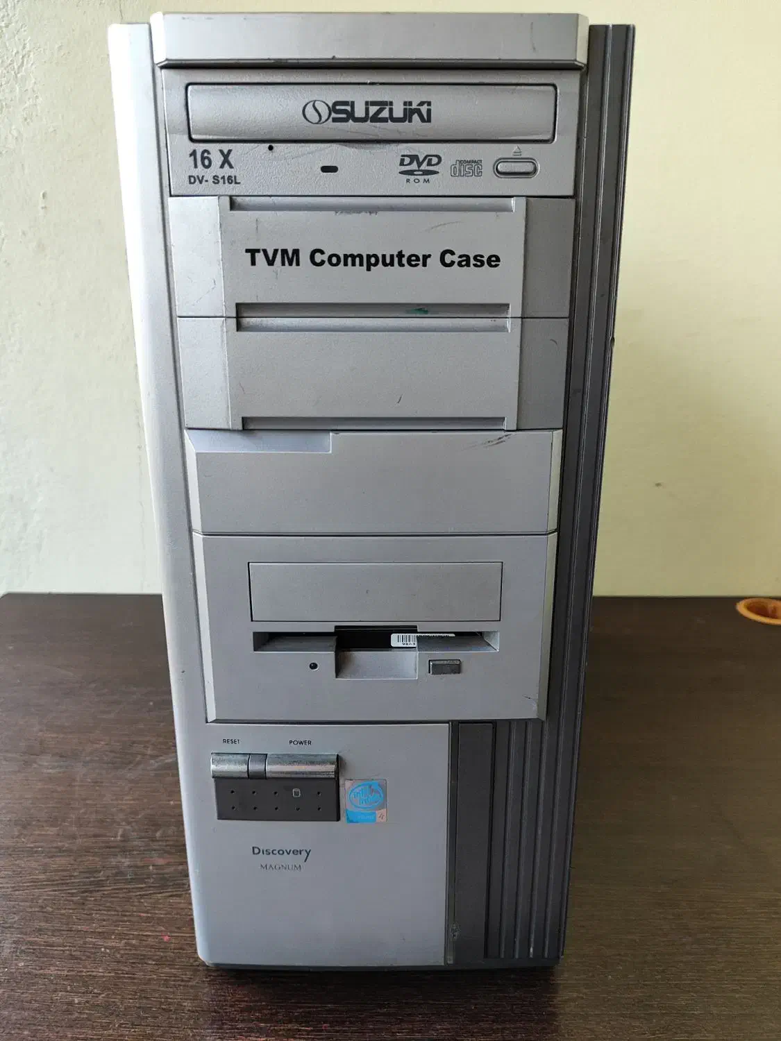 سیستم ۴۵۰۰ با رم ۳ ddr2 هارد ۱۶۰ گرافیک ۵۱۲|رایانه رومیزی|چالوس, |دیوار