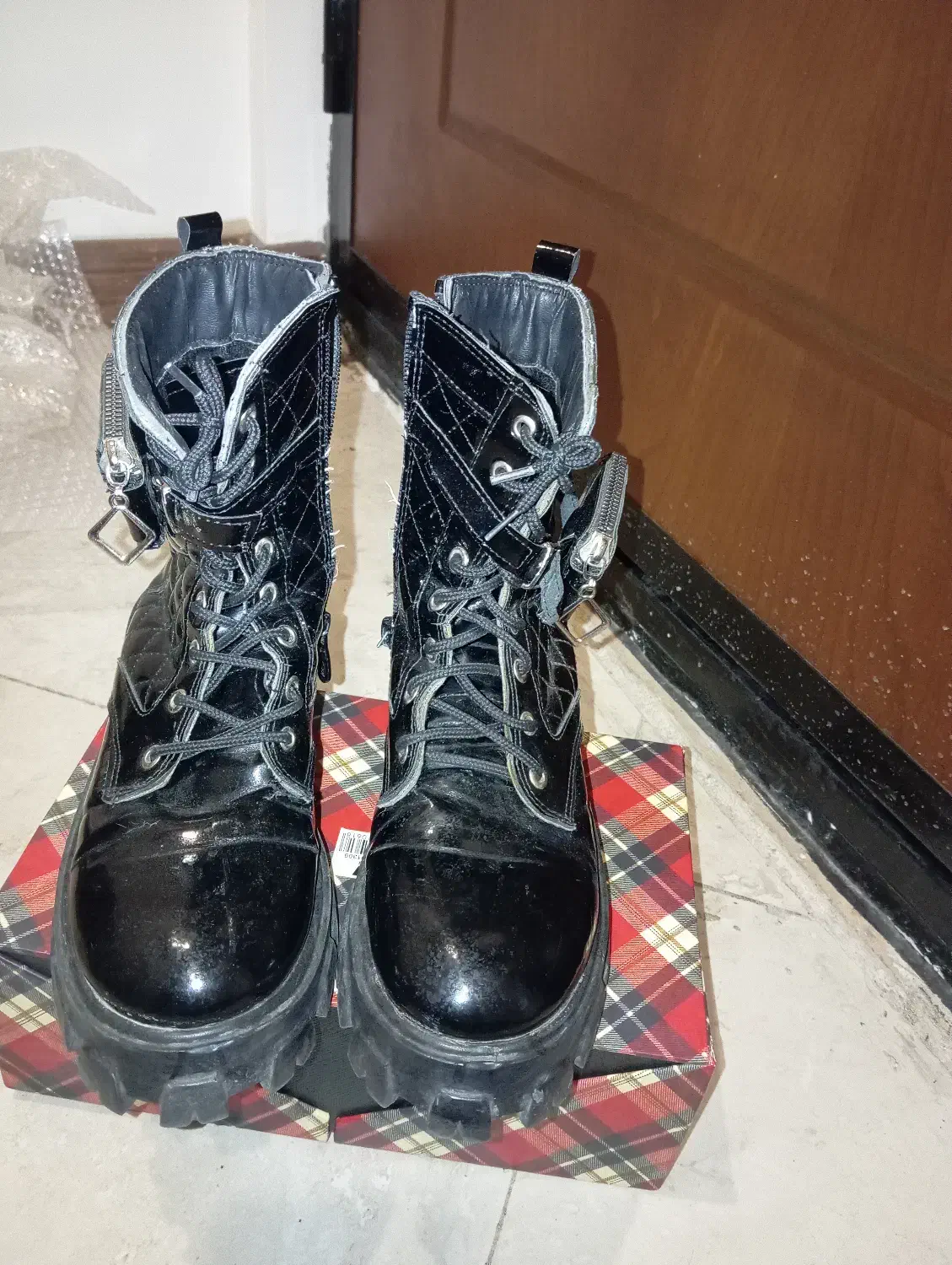 پوتین|کیف، کفش، کمربند|تهران, کن|دیوار