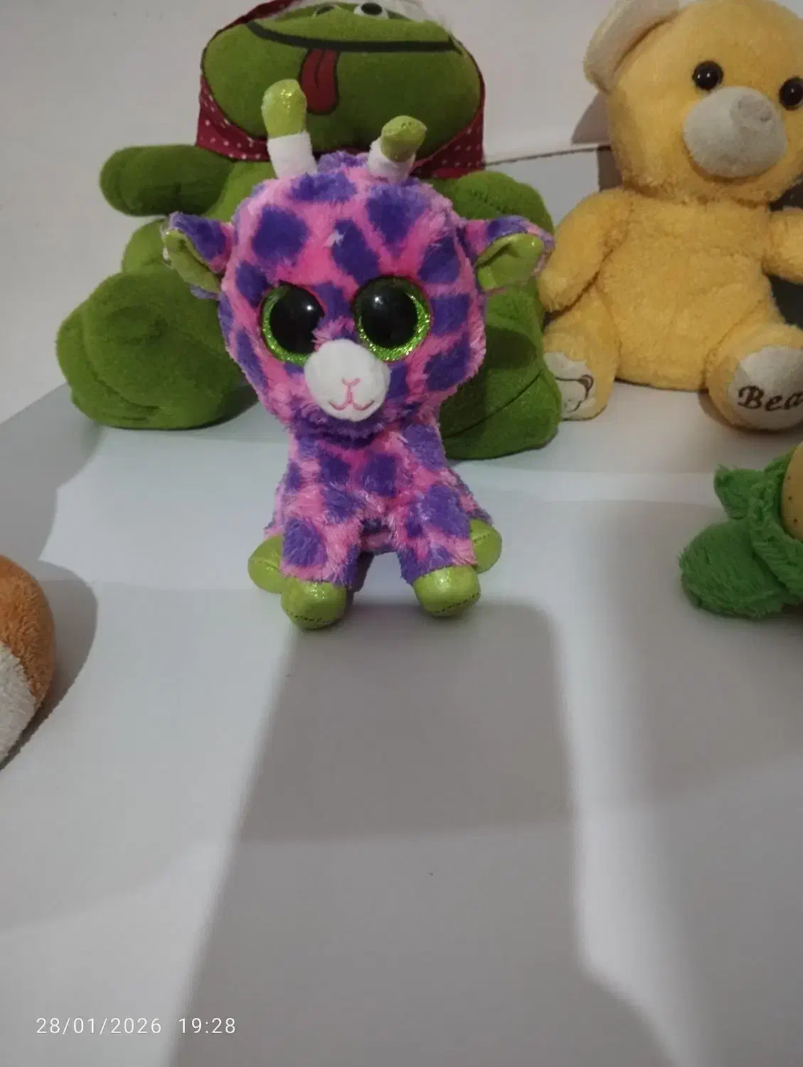 عروسک|اسباببازی بچه|بروجرد, |دیوار