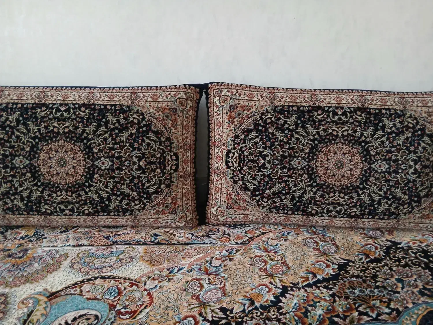 پشتی ماشینی|پشتی|تربتحیدریه, باغ سلطانی|دیوار