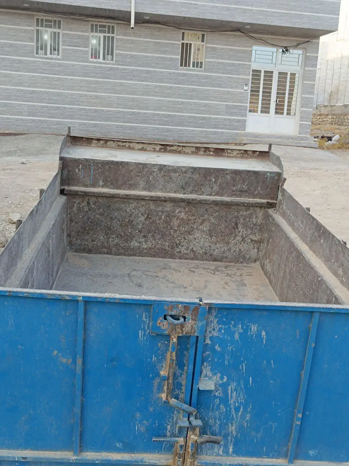 جک ده تنی نیسان ورق زخیم و محکم لبه دار|قطعات یدکی و لوازم جانبی|ایلام, |دیوار