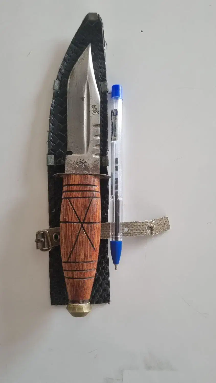 چاقو|کلکسیون اشیاء عتیقه|اراک, |دیوار