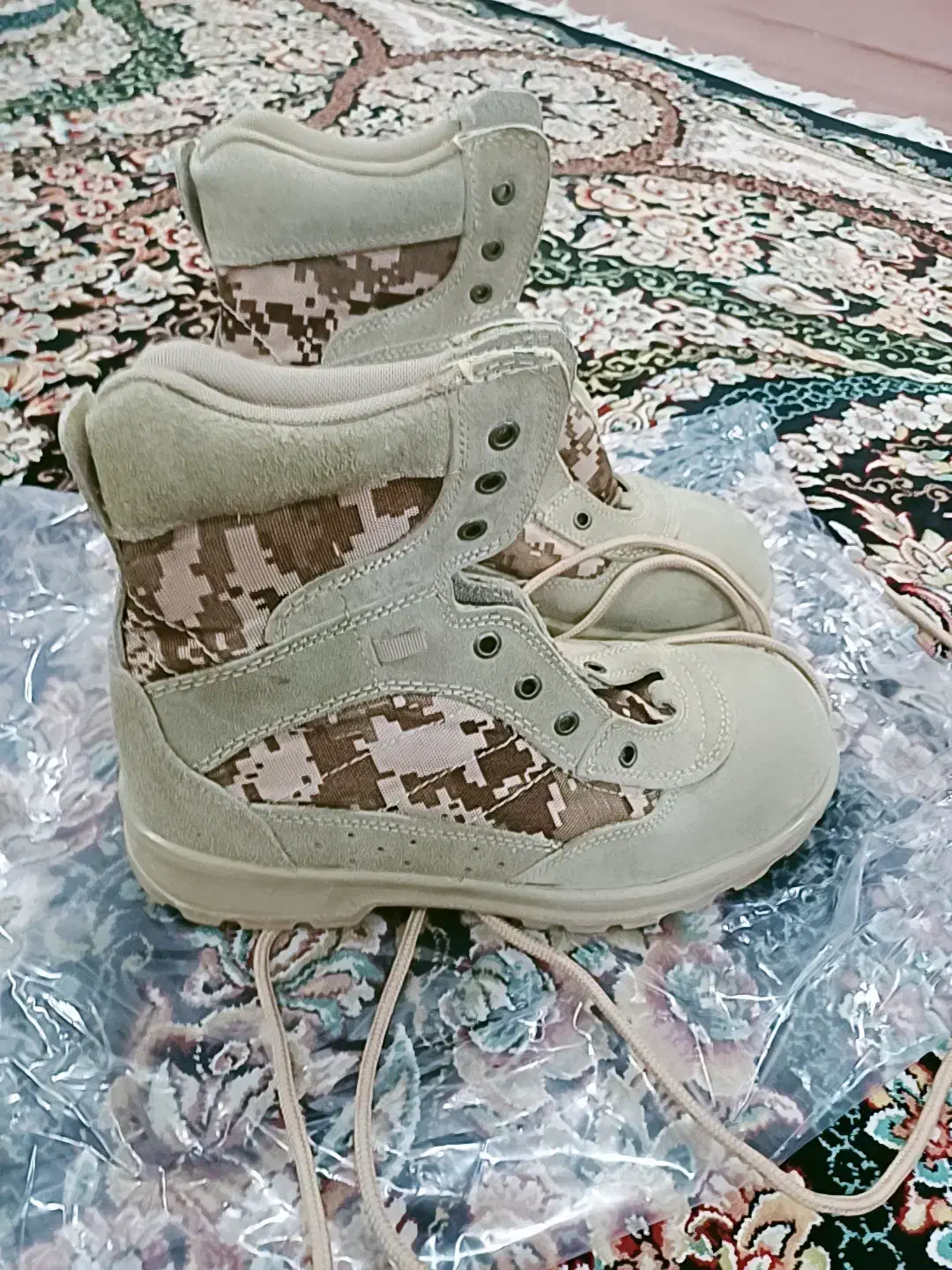 پوتین کویری|کیف، کفش، کمربند|جوانرود, |دیوار