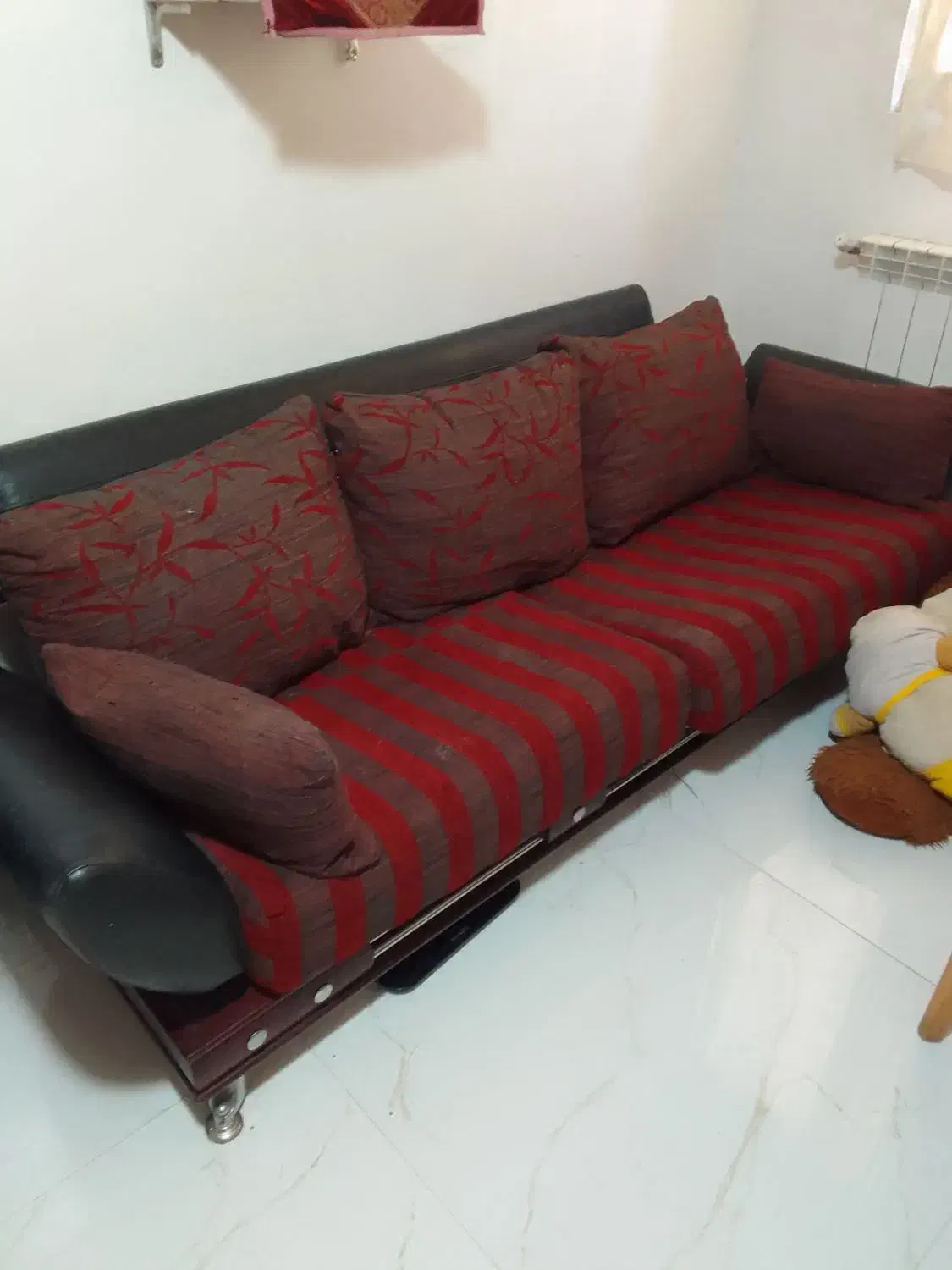 کاناپه سه نفره|مبلمان خانگی و میز عسلی|صدرا-فارس, فاز ۱|دیوار