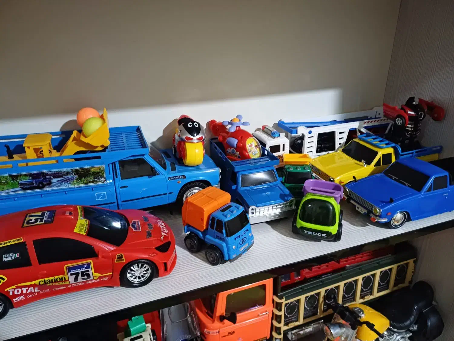 اسباب بازی های نو وخاص|اسباببازی|پرند, فاز ۳|دیوار