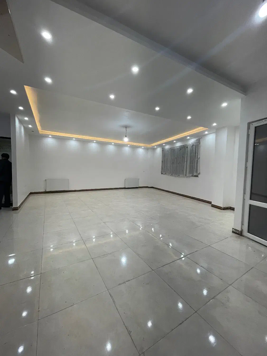 فروش واحد طبقه سوم دوخواب تک واحدی|فروش آپارتمان|رشت, استقامت ۲|دیوار