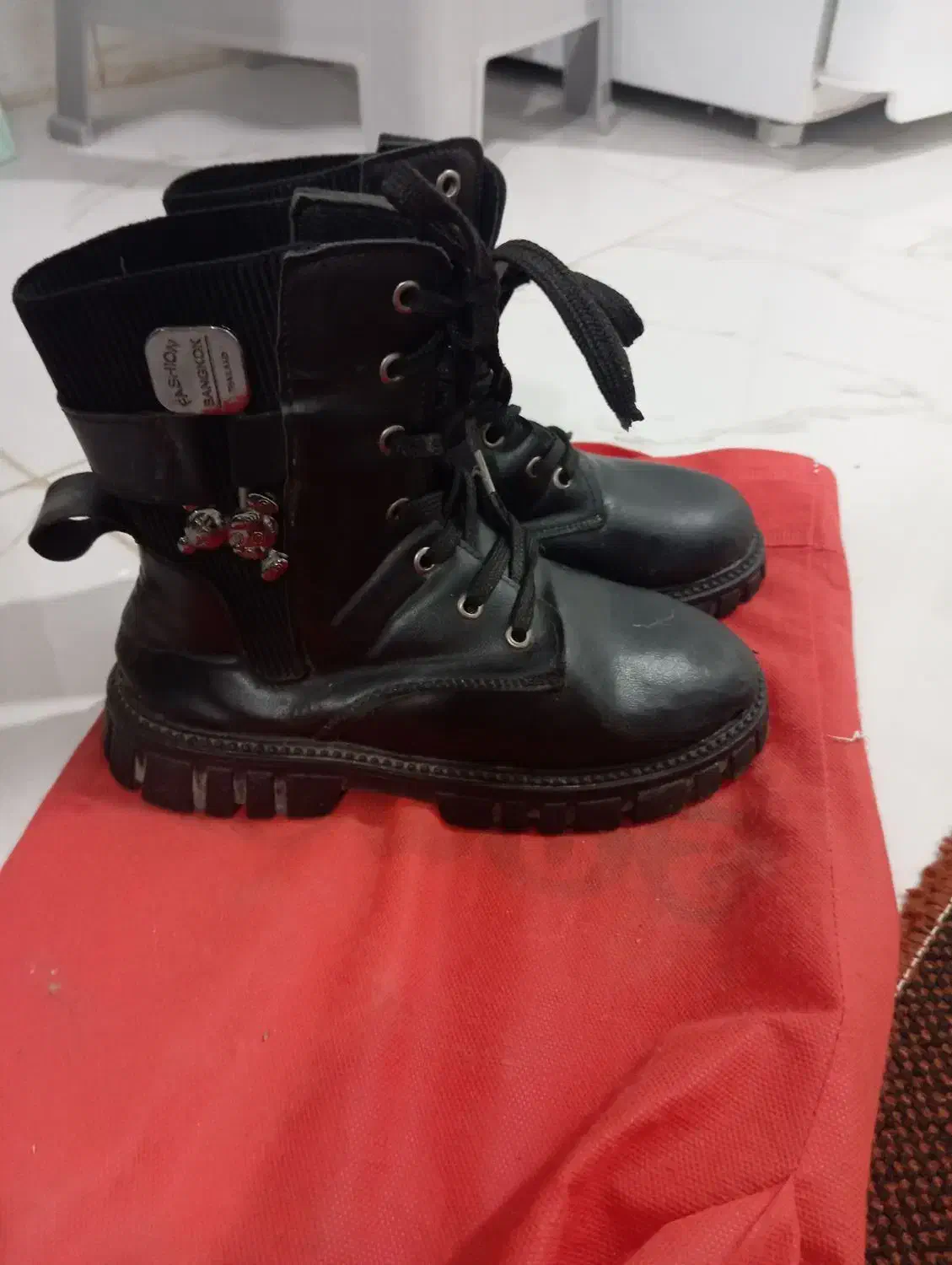 بوت دخترانه|کیف، کفش، کمربند|کنگاور, |دیوار