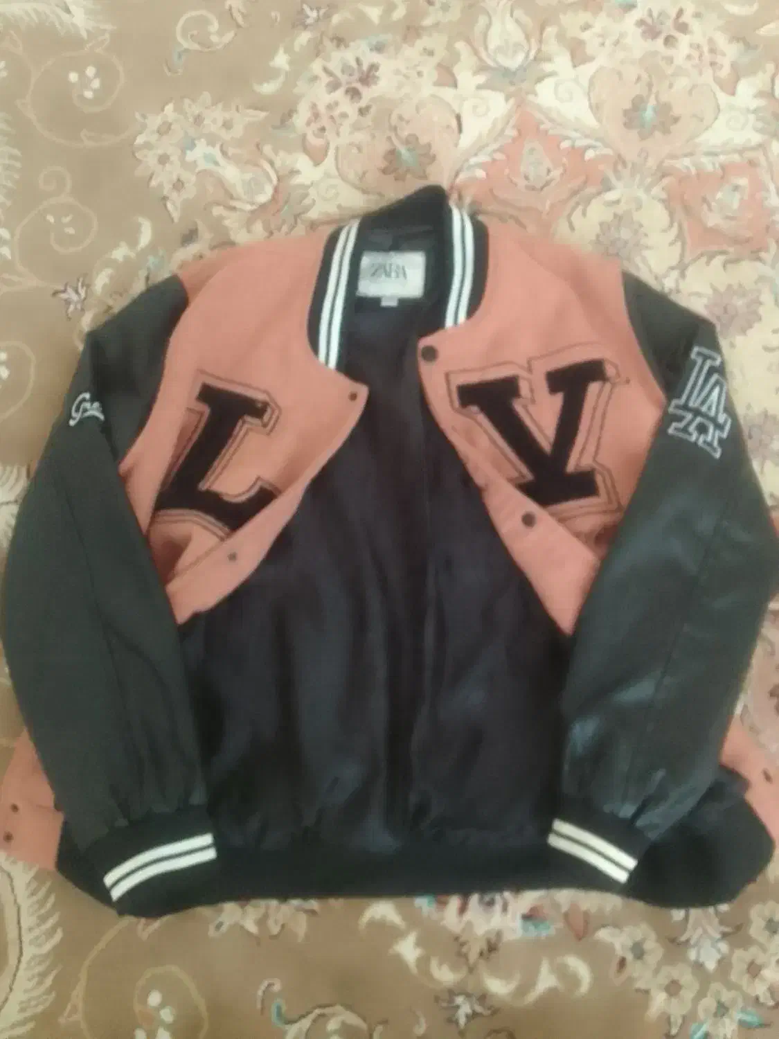 کاپشن پاییزی|لباس|هشتگرد, هشتگرد قدیم|دیوار